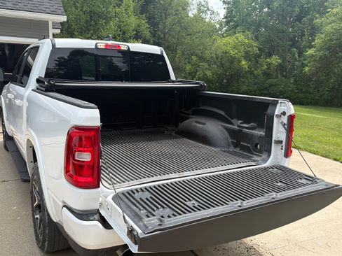 Used 2025 RAM 1500 Laramie w/ Sport Appearance Package AWD/4WD image 6