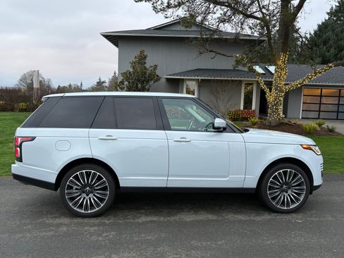 Used 2019 Land Rover Range Rover Supercharged image 4