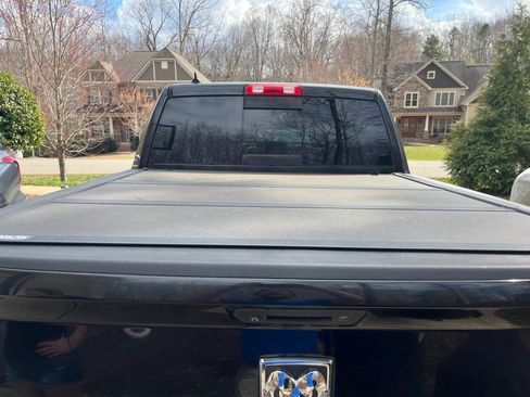 Used 2016 RAM 1500 Laramie w/ Convenience Group image 9