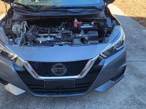Used 2020 Nissan Versa SV image 5