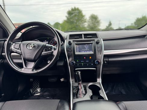 Used 2017 Toyota Camry SE FWD image 20