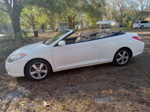 Used 2004 Toyota Solara SLE image 1