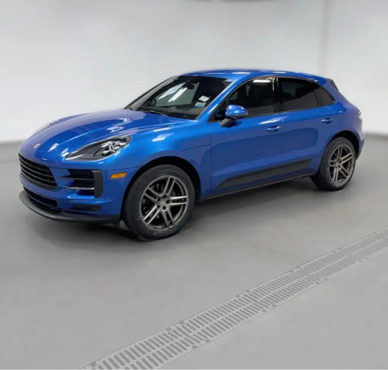 Used 2018 Porsche Macan Sport Edition AWD/4WD image 1