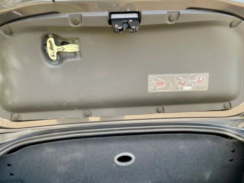 Used 2005 Chrysler Crossfire SRT-6 image 9