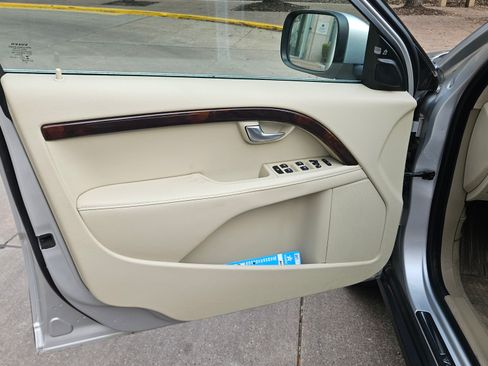 Used 2014 Volvo XC70 3.2 image 6