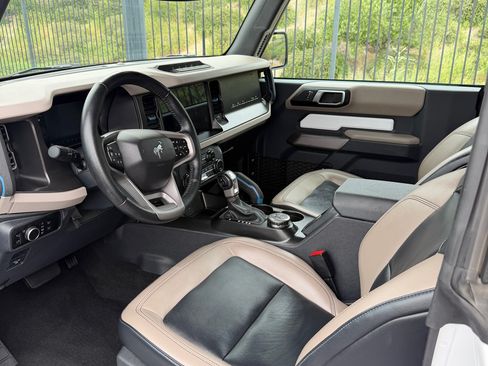 Used 2023 Ford Bronco Wildtrak image 10