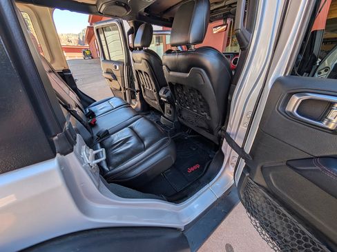 Used 2022 Jeep Wrangler Unlimited Rubicon w/ Steel Bumper Group image 10