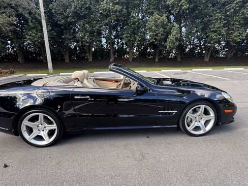 Used 2009 Mercedes-Benz SL 550 image 2