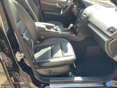 Used 2010 Mercedes-Benz C 300 Sedan image 10