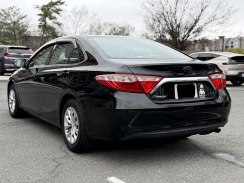 Used 2015 Toyota Camry LE image 6