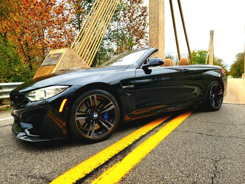Used 2015 BMW M4 Convertible image 16