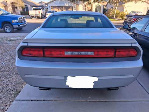 Used 2010 Dodge Challenger R/T image 6
