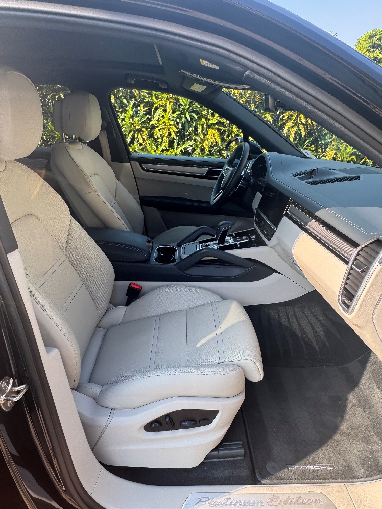 Used 2023 Porsche Cayenne Platinum Edition AWD/4WD image 10