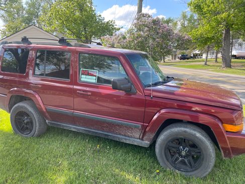 Used 2008 Jeep Commander Sport AWD/4WD image 6