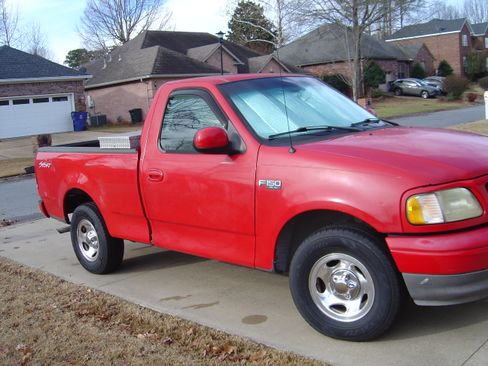 Used 2002 Ford F150 2WD Regular Cab image 1