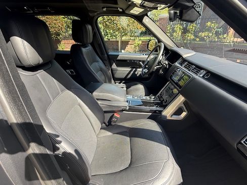Used 2020 Land Rover Range Rover HSE image 11