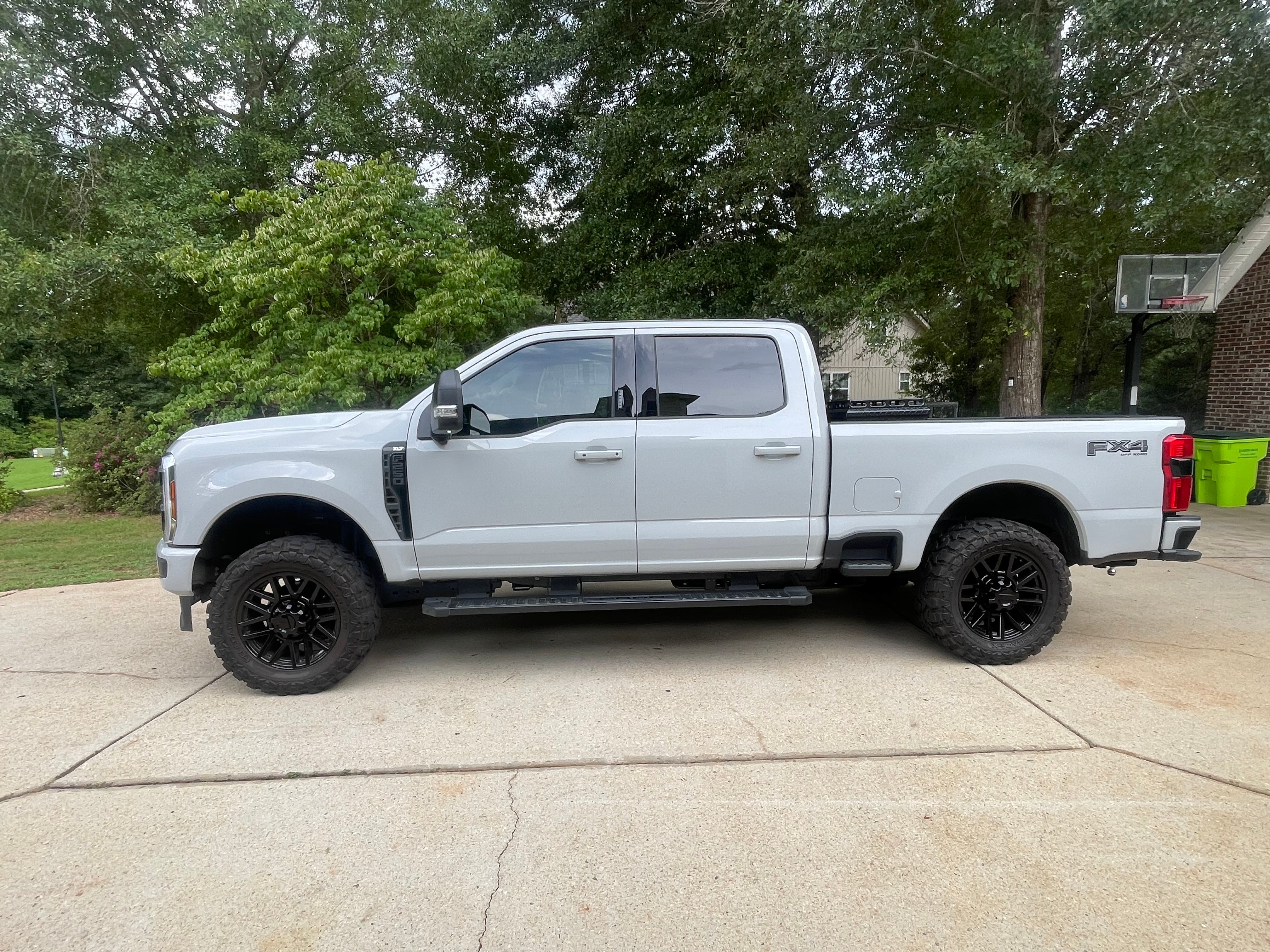 Used 2026 Ford F250 XLT w/ XLT Premium Package AWD/4WD image 1
