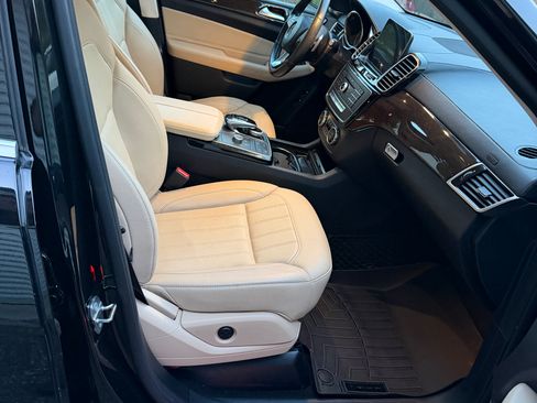 Used 2019 Mercedes-Benz GLS 450 4MATIC image 6