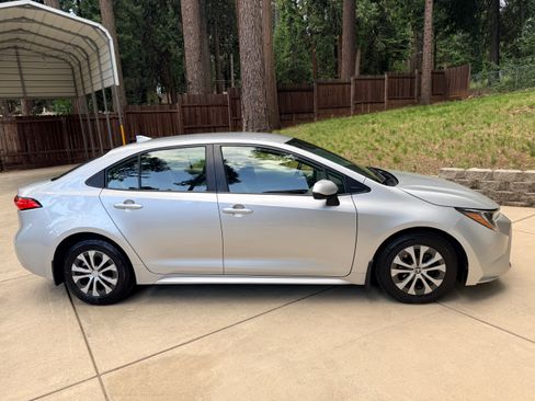 Used 2022 Toyota Corolla LE FWD image 5