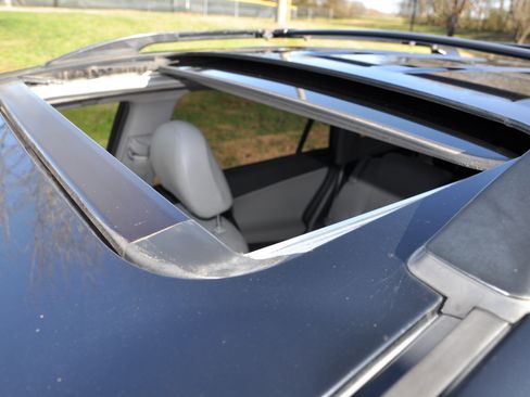 Used 2011 Toyota RAV4 Limited image 32