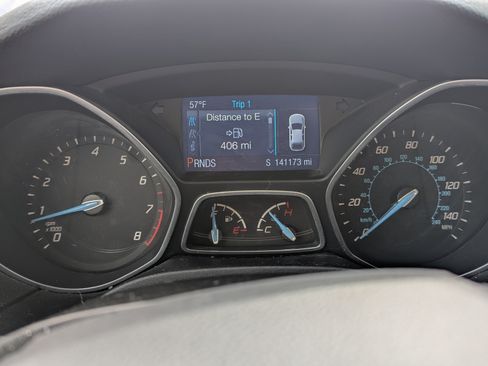 Used 2014 Ford Focus SE w/ Equipment Group 201A image 2