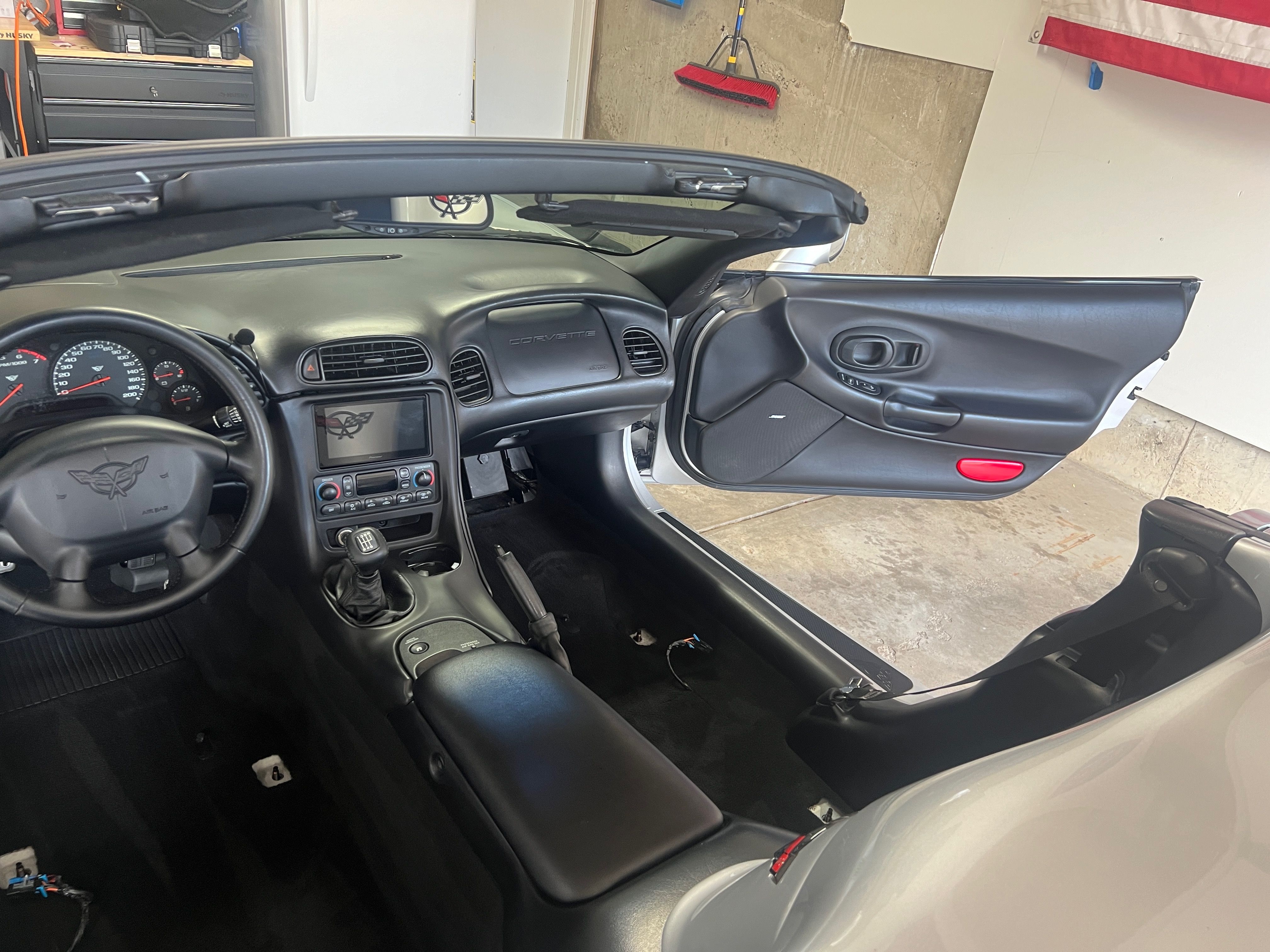 Used 2002 Chevrolet Corvette Convertible RWD image 10