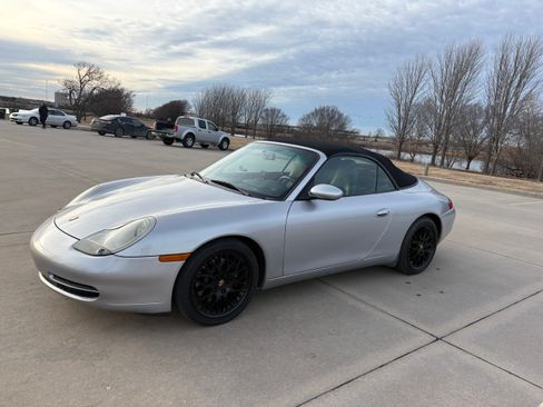 Used 2001 Porsche 911 Carrera image 6