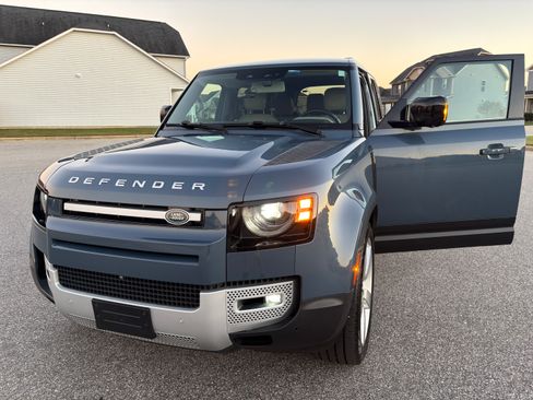 Used 2020 Land Rover Defender 110 HSE image 26