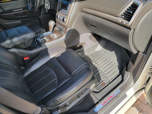 Used 2014 GMC Acadia Denali image 19