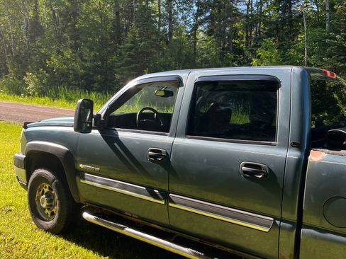 Used 2006 Chevrolet Silverado 2500 LT AWD/4WD image 9