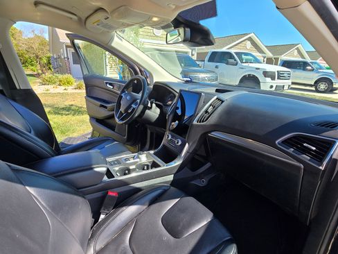 Used 2022 Ford Edge Titanium AWD/4WD image 14