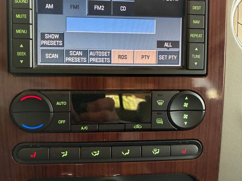 Used 2005 Ford F150 Lariat image 23