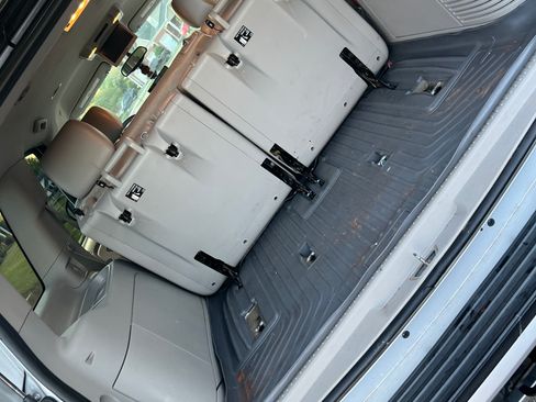 Used 2012 Chevrolet Tahoe LT RWD image 18