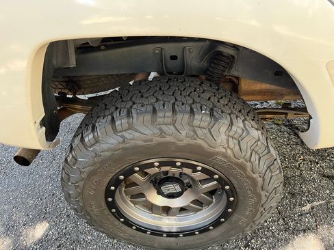 Used 2012 Toyota Tacoma 4x4 Double Cab w/ TRD Sport Pkg image 16