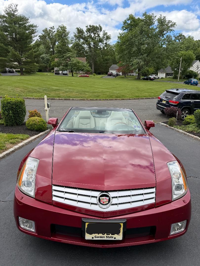 Used 2006 Cadillac XLR RWD image 2