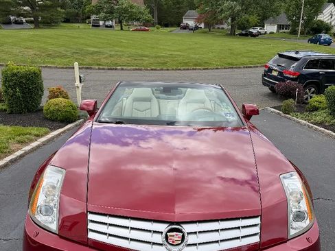 Used 2006 Cadillac XLR RWD image 2