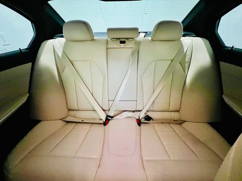 Used 2019 BMW 330i Sedan w/ Convenience Package RWD image 26