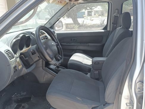 Used 2002 Nissan Xterra XE w/ (UTL) Utility Pkg RWD image 4
