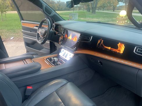 Used 2022 Jeep Grand Wagoneer Series II w/ Convenience Group III image 13