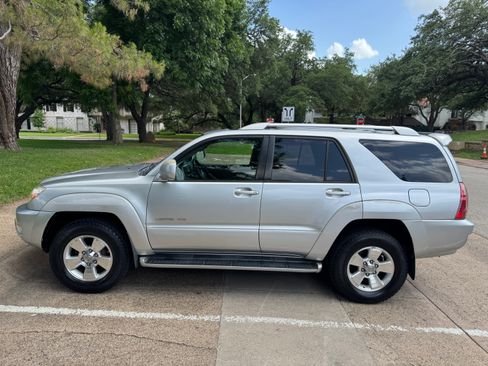 Used 2004 Toyota 4Runner Limited image 4