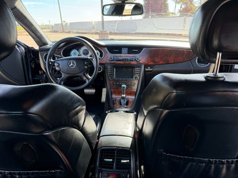 Used 2006 Mercedes-Benz CLS 55 AMG image 4