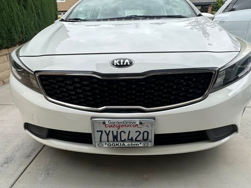 Used 2017 Kia Forte LX FWD image 4