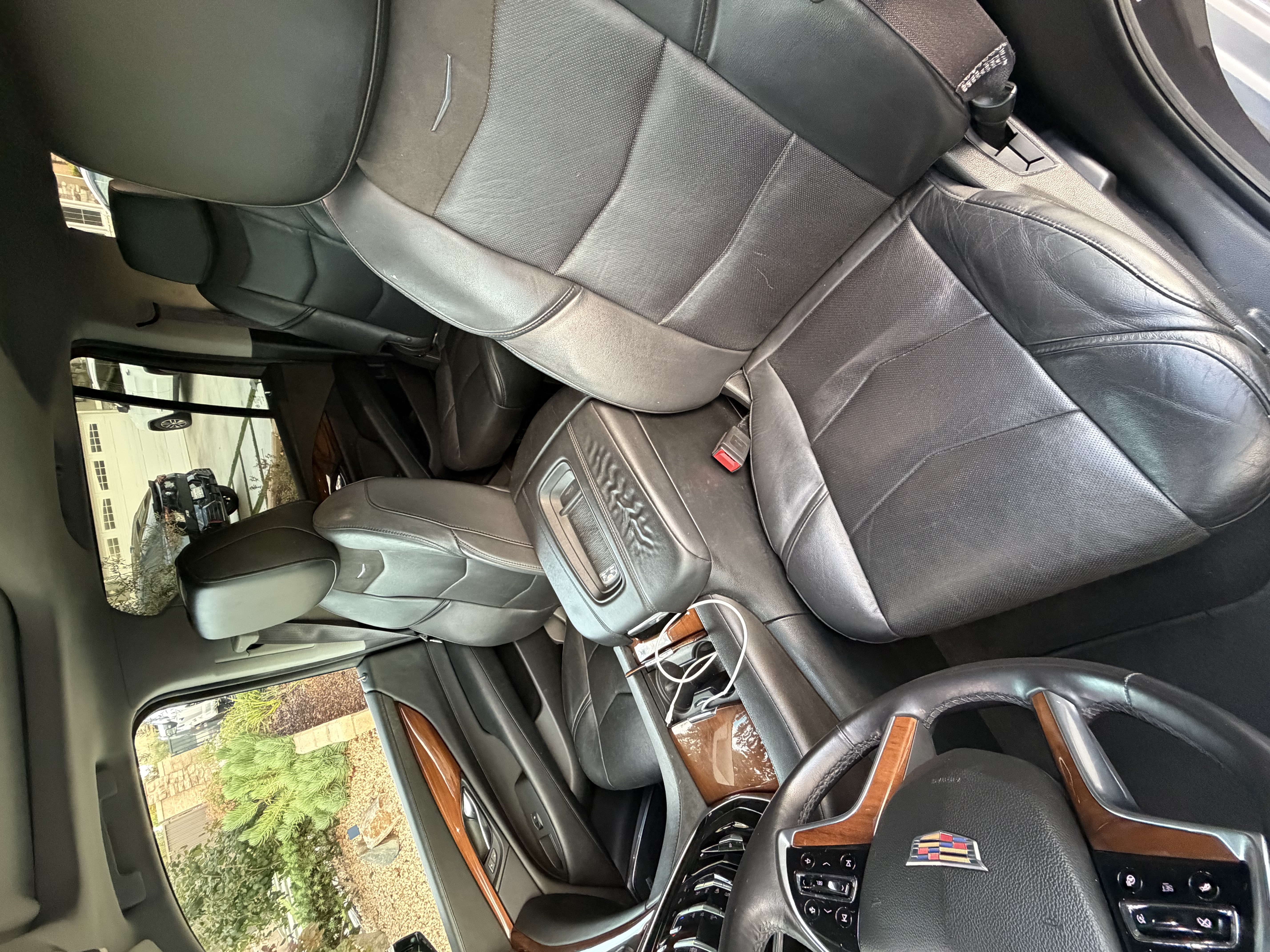 Used 2017 Cadillac Escalade ESV Luxury AWD/4WD image 13