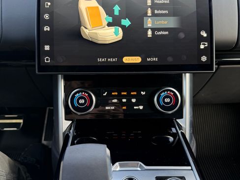 Used 2023 Land Rover Range Rover SE image 17