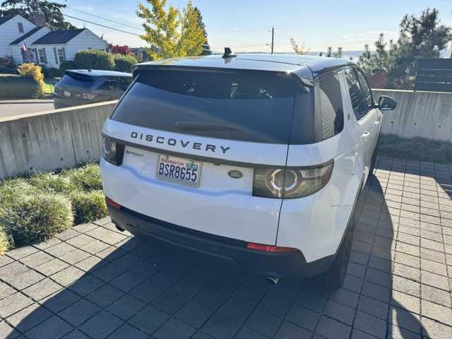 Used 2016 Land Rover Discovery Sport HSE AWD/4WD image 6