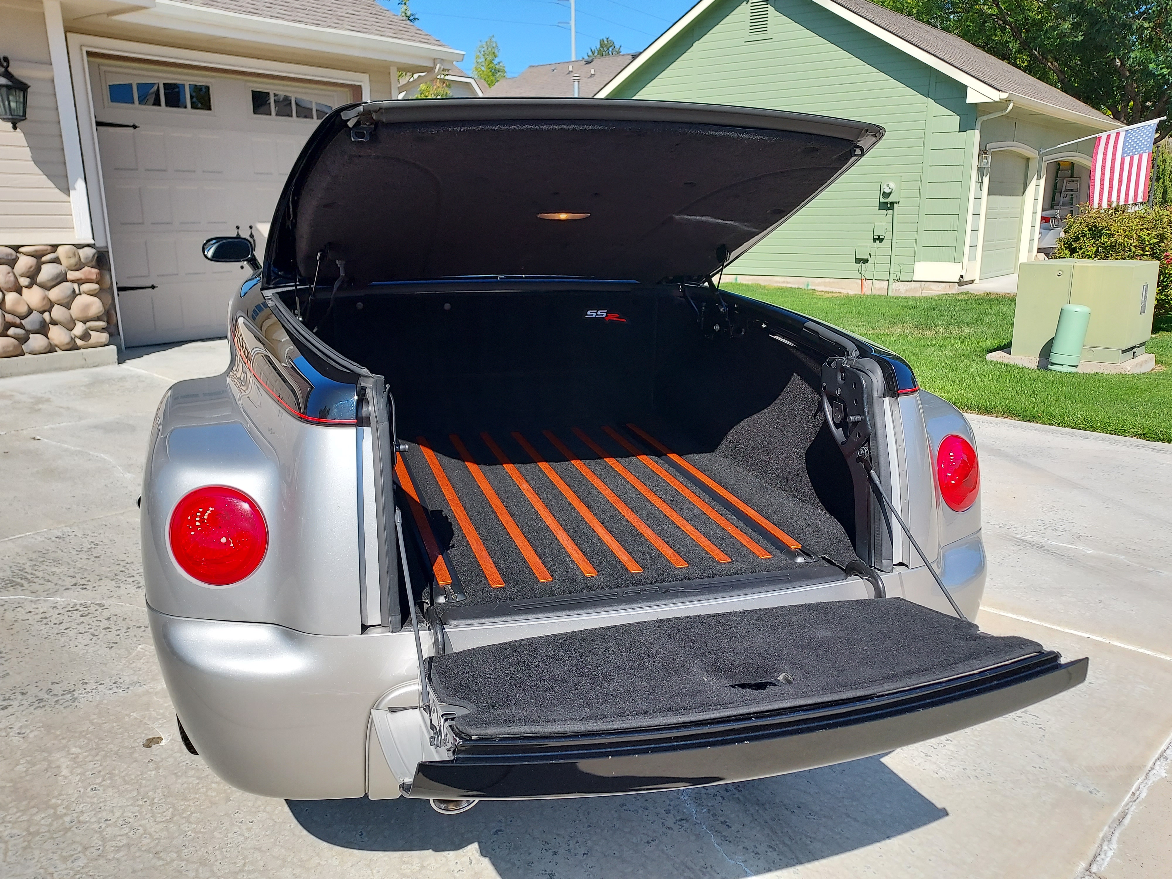 Used 2006 Chevrolet SSR w/ Preferred Equipment Group RWD image 10