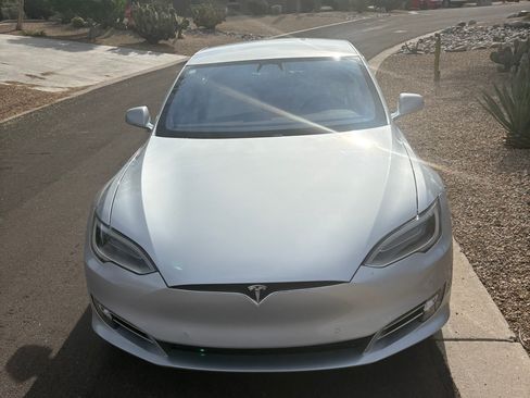 Used 2017 Tesla Model S 75D image 2