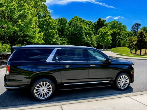 Used 2023 Cadillac Escalade ESV Premium Luxury AWD/4WD image 12