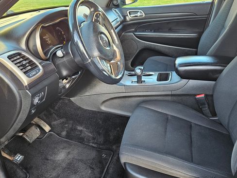 Used 2014 Jeep Grand Cherokee Laredo w/ Security & Convenience Group image 13