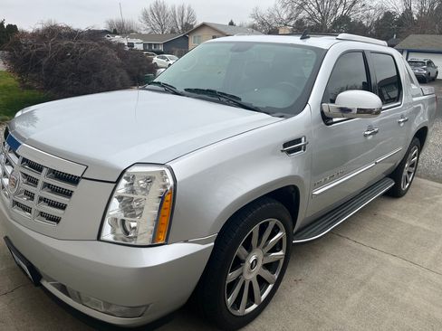 Used 2012 Cadillac Escalade EXT Luxury image 14